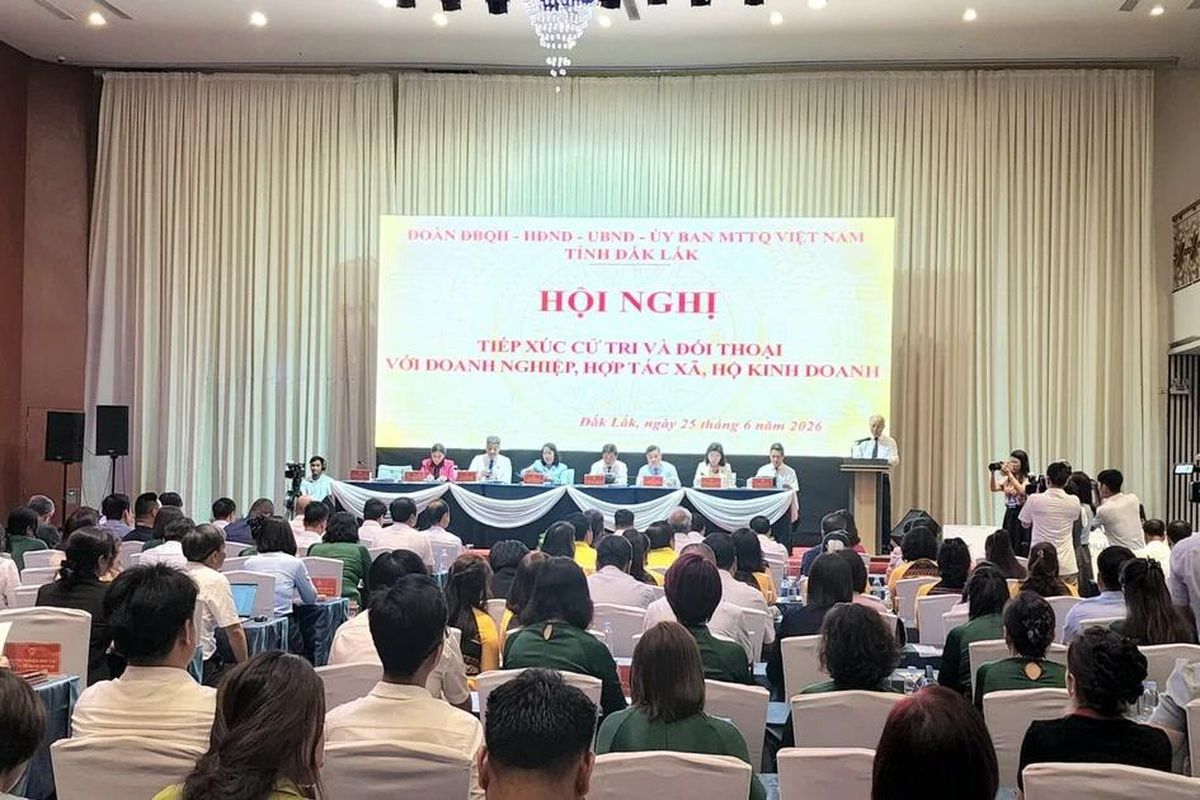 Trả lời ý kiến, kiến nghị của cử tri là các doanh nghiệp,  hợp tác xã và hộ kinh doanh trên địa bàn tỉnh